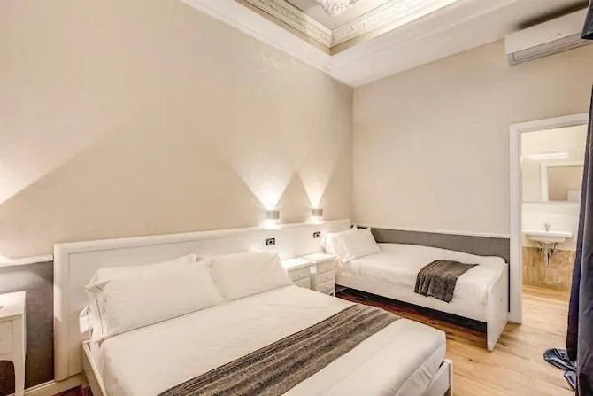 Smart Lux Suites Рим 0*,  Италия
