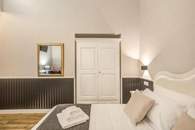 Smart Lux Suites Рим 0*,