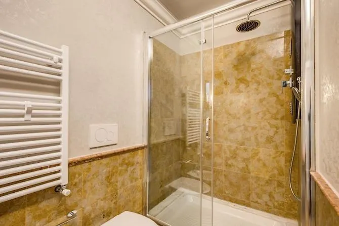 Smart Lux Suites Roma 0*,